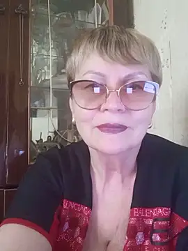 Snapshot of SophieBurns chatting on June 2026 10:47:02 AM SophieBurns online show from June 2026 10:47:02 AM