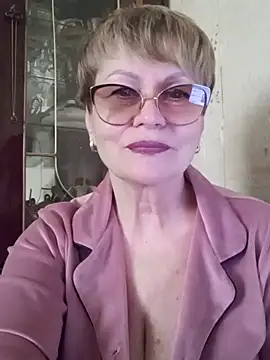 Snapshot of SophieBurns chatting on June 2026 11:08:02 AM SophieBurns online show from June 2026 11:08:02 AM