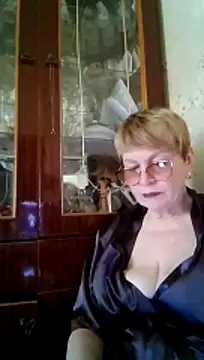 Snapshot of SophieBurns chatting on June 2026 10:14:02 AM SophieBurns online show from June 2026 10:14:02 AM
