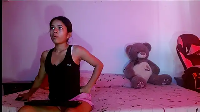 Snapshot of karolsweetvagi chatting on April 2026 05:32:01 PM karolsweetvagi online show from April 2026 05:32:01 PM