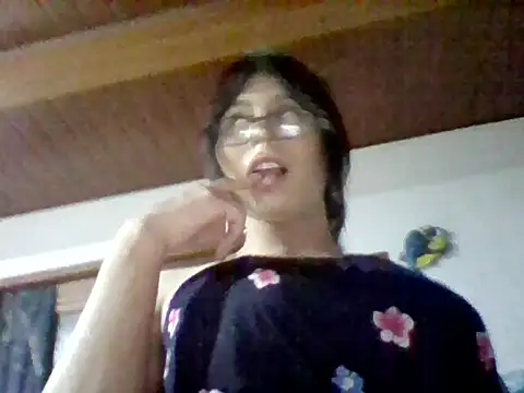 Snapshot of lucyscay_ chatting on April 2026 03:15:02 AM lucyscay online show from April 2026 03:15:02 AM