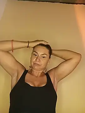Snapshot of Milf_Luna_ chatting on April 2026 11:05:02 PM Milf Luna online show from April 2026 11:05:02 PM
