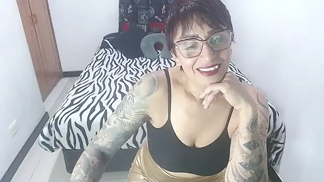 Snapshot of Charlotte_gray_ chatting on June 2026 11:58:01 AM Charlotte gray online show from June 2026 11:58:01 AM