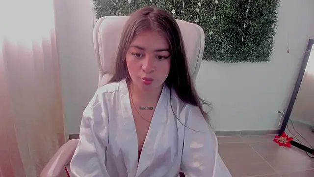 Snapshot of Brunnettee_1 chatting on July 2026 04:53:02 PM Brunnettee 1 online show from July 2026 04:53:02 PM