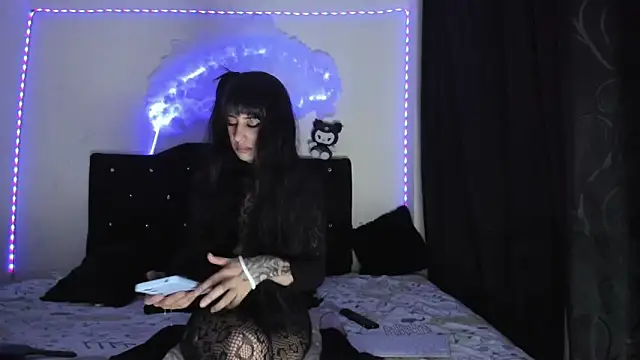 Snapshot of _darkcandy chatting on April 2026 05:01:02 AM darkcandy online show from April 2026 05:01:02 AM