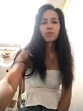 Snapshot of sweet_maxine44 chatting on April 2026 11:57:01 PM sweet maxine44 online show from April 2026 11:57:01 PM