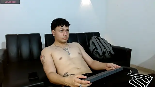 Snapshot of Philip_Jons chatting on April 2026 09:57:02 PM Philip Jons online show from April 2026 09:57:02 PM