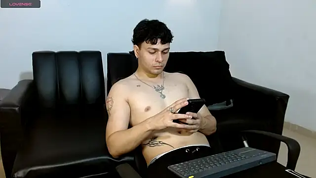 Snapshot of Philip_Jons chatting on April 2026 09:31:02 PM Philip Jons online show from April 2026 09:31:02 PM