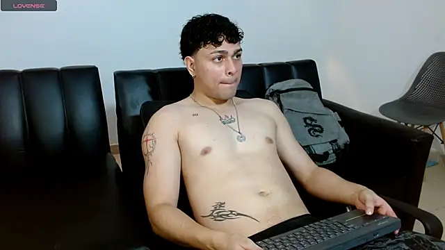 Snapshot of Philip_Jons chatting on April 2026 10:10:02 PM Philip Jons online show from April 2026 10:10:02 PM