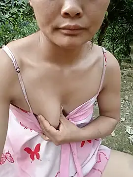 Snapshot of Luminana chatting on June 2026 09:58:01 AM Luminana online show from June 2026 09:58:01 AM