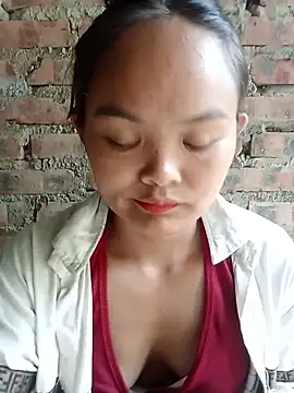 Snapshot of Luminana chatting on June 2026 01:17:01 AM Luminana online show from June 2026 01:17:01 AM
