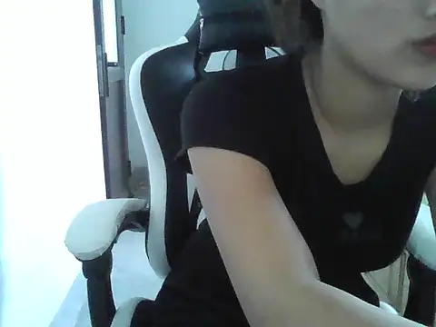 Snapshot of -Nuna- chatting on March 2026 05:55:02 AM -Nuna- online show from March 2026 05:55:02 AM