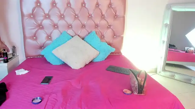 Snapshot of Ashtart_1 chatting on April 2026 03:37:02 AM Ashtart 1 online show from April 2026 03:37:02 AM