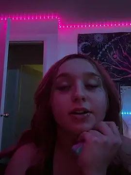 Snapshot of mommynxttie chatting on February 2026 06:52:01 AM mommynxttie online show from February 2026 06:52:01 AM