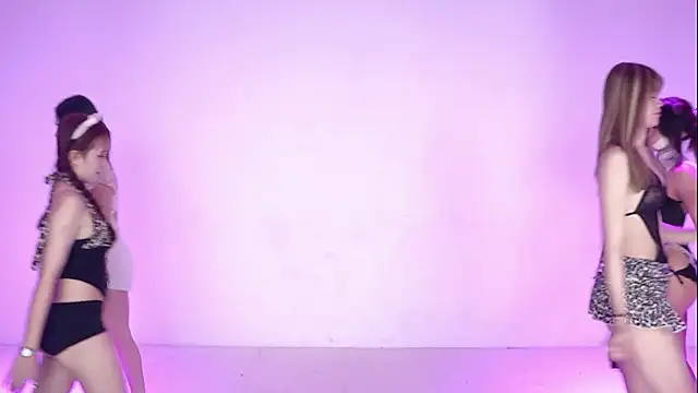 Velvet-girl online show from April 2026 10:02:02 AM