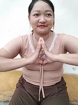 Maiphu246 online show from May 2026 01:00:01 AM