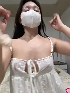 Snapshot of Rin-yiyi chatting on April 2026 02:17:02 PM Rin-yiyi online show from April 2026 02:17:02 PM