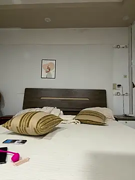 Snapshot of Rin-yiyi chatting on April 2026 06:40:02 AM Rin-yiyi online show from April 2026 06:40:02 AM