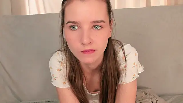 Snapshot of OnyxViper chatting on April 2026 07:09:01 AM OnyxViper online show from April 2026 07:09:01 AM