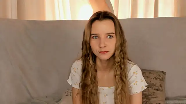 Snapshot of OnyxViper chatting on April 2026 06:40:02 AM OnyxViper online show from April 2026 06:40:02 AM