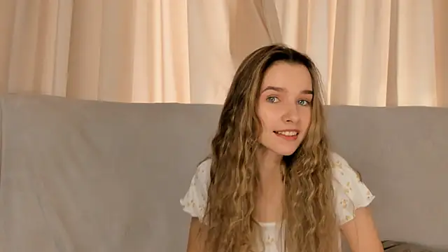 Snapshot of OnyxViper chatting on April 2026 07:45:01 AM OnyxViper online show from April 2026 07:45:01 AM