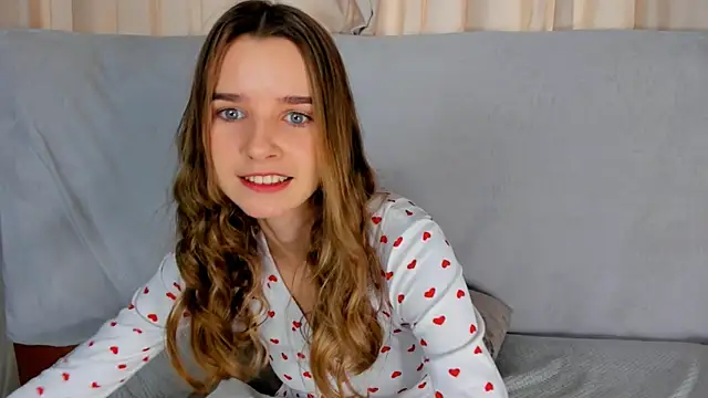 Snapshot of OnyxViper chatting on April 2026 07:03:01 AM OnyxViper online show from April 2026 07:03:01 AM