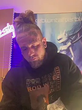 Smokebluntafterblunt online show from April 2026 09:32:02 AM