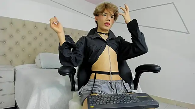 Snapshot of AngelDoll_1 chatting on February 2026 08:34:01 PM AngelDoll 1 online show from February 2026 08:34:01 PM