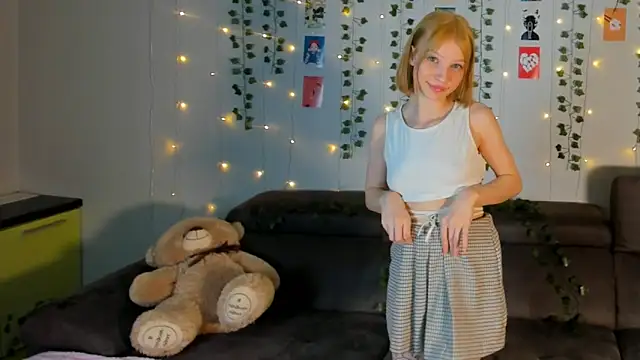 Snapshot of Kiracute18 chatting on March 2026 07:08:01 PM Kiracute18 online show from March 2026 07:08:01 PM