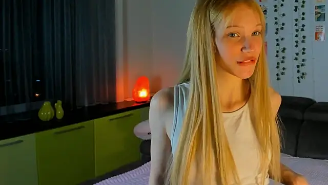 Snapshot of Kiracute18 chatting on March 2026 06:29:02 PM Kiracute18 online show from March 2026 06:29:02 PM