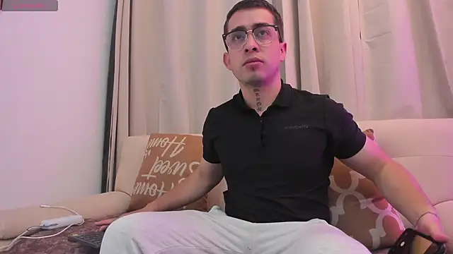 Tommas Jhonson online show from February 2026 03:35:02 AM