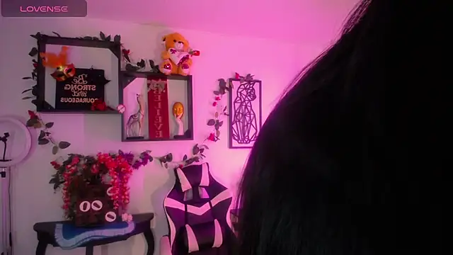 QueenRose94 online show from February 2026 01:48:01 PM