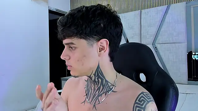 Declan-Foxx online show from April 2026 08:54:02 PM