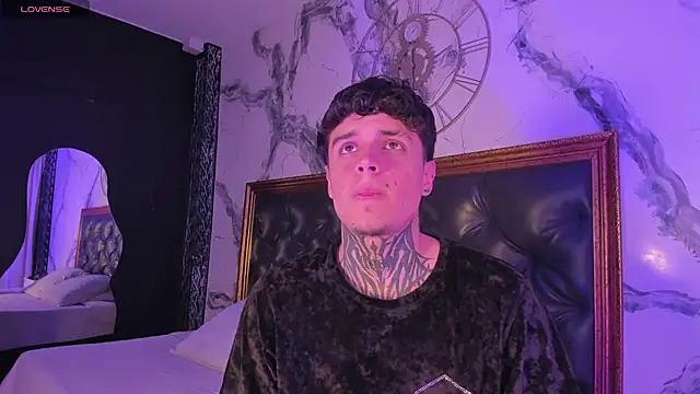 Declan-Foxx online show from April 2026 06:03:02 AM