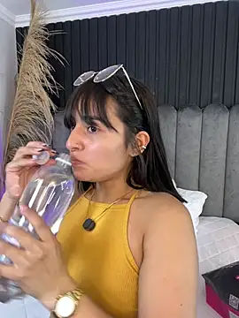 Nanda vixen  online show from February 2026 09:00:01 PM