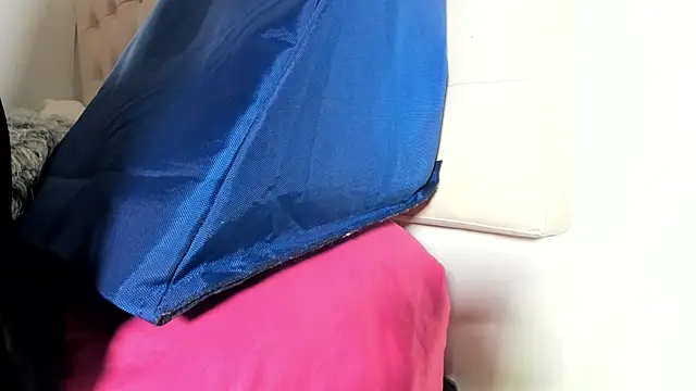 MiaEvans0 online show from March 2026 03:01:01 AM