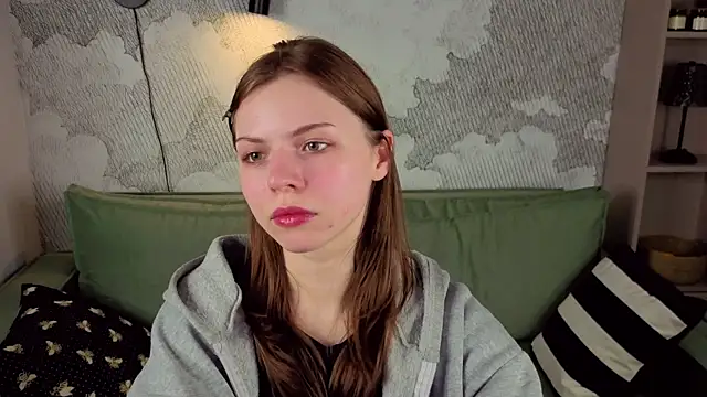 Snapshot of LesleySky chatting on March 2026 08:22:02 PM LesleySky online show from March 2026 08:22:02 PM