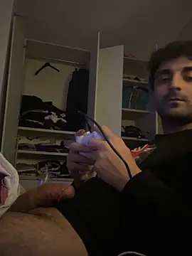 Snapshot of elia2711 chatting on February 2026 05:24:01 AM elia2711 online show from February 2026 05:24:01 AM