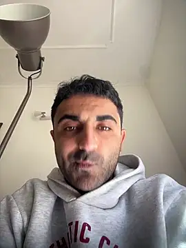 Snapshot of elia2711 chatting on March 2026 01:00:01 PM elia2711 online show from March 2026 01:00:01 PM