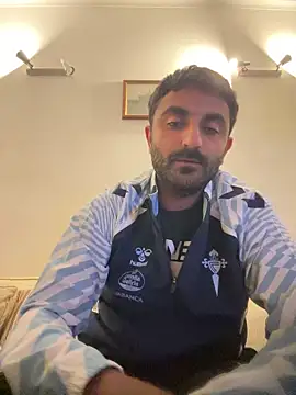 Snapshot of elia2711 chatting on April 2026 01:05:02 AM elia2711 online show from April 2026 01:05:02 AM