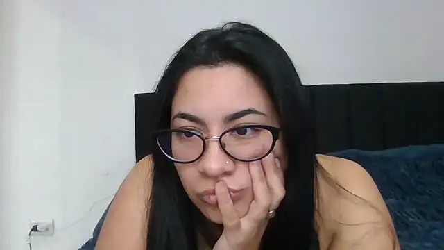 Agusgold22 online show from May 2026 02:58:02 PM