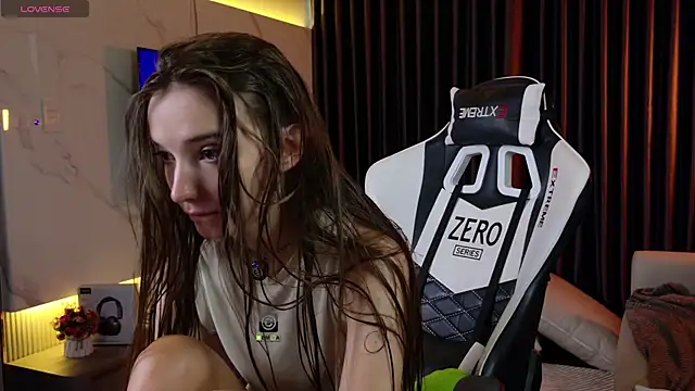 Snapshot of AnnyShore chatting on March 2026 12:05:01 AM AnnyShore online show from March 2026 12:05:01 AM