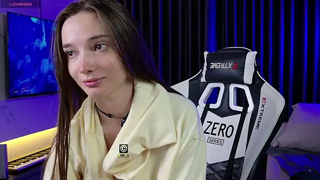 Snapshot of AnnyShore chatting on March 2026 12:43:01 AM AnnyShore online show from March 2026 12:43:01 AM