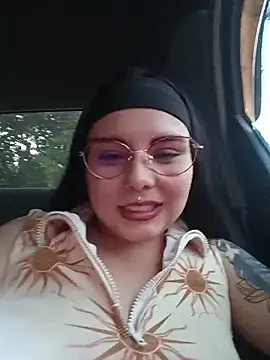 Snapshot of Yulska chatting on April 2026 10:56:02 PM Yulska online show from April 2026 10:56:02 PM