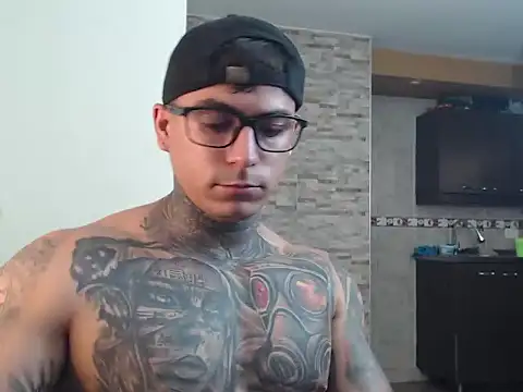 maxstrom111 online show from February 2026 05:38:01 PM