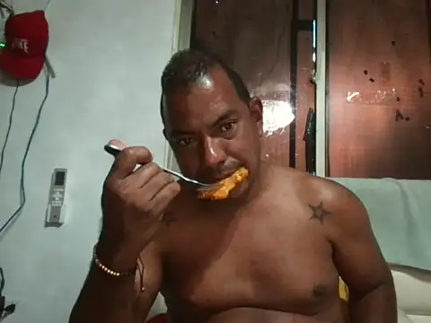 Snapshot of Quillero18 chatting on March 2026 03:35:02 PM Quillero18 online show from March 2026 03:35:02 PM