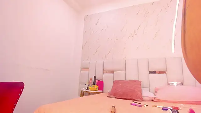 Snapshot of hermione_brown chatting on April 2026 05:10:01 PM hermione brown online show from April 2026 05:10:01 PM