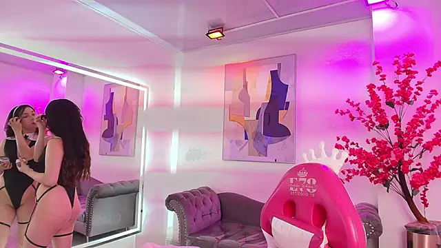 Snapshot of Chloe_dolly chatting on April 2026 11:15:01 AM Chloe dolly online show from April 2026 11:15:01 AM