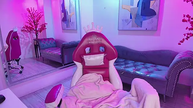 Snapshot of Chloe_dolly chatting on April 2026 06:10:01 PM Chloe dolly online show from April 2026 06:10:01 PM