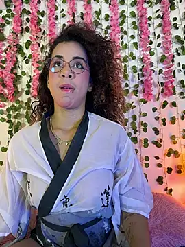 Woo isDaphne online show from February 2026 11:56:02 PM